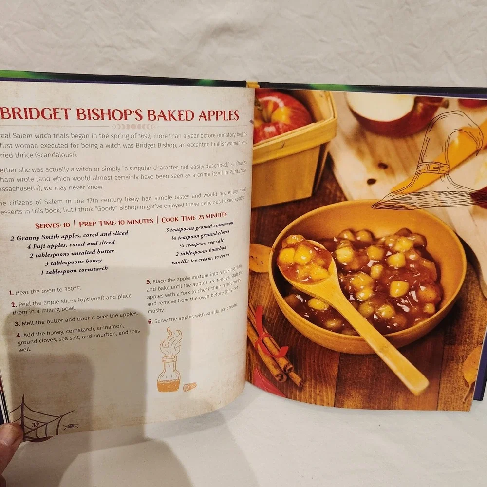 The Unofficial Hocus Pocus Cookbook 50 Bewitchingly Delicious‎ Recipes